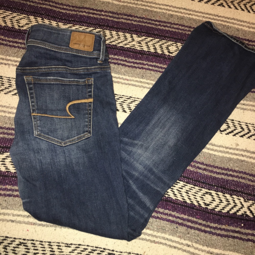 American Eagle kick-boot distressed Jeans Size 6